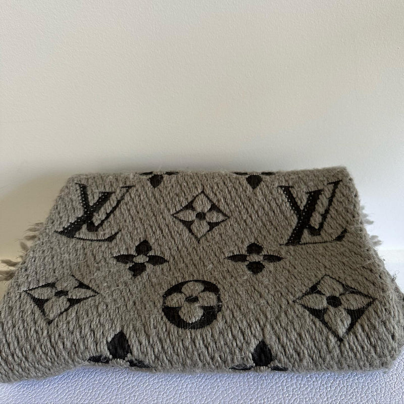 Louis Vuitton Logo Wool Scarf